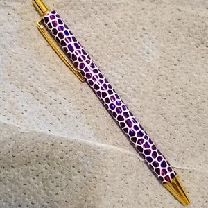 Beautiful purple design pen 💜